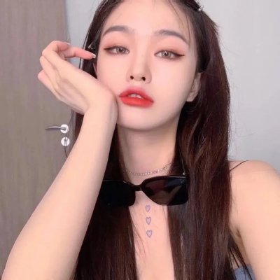 男孩超级白